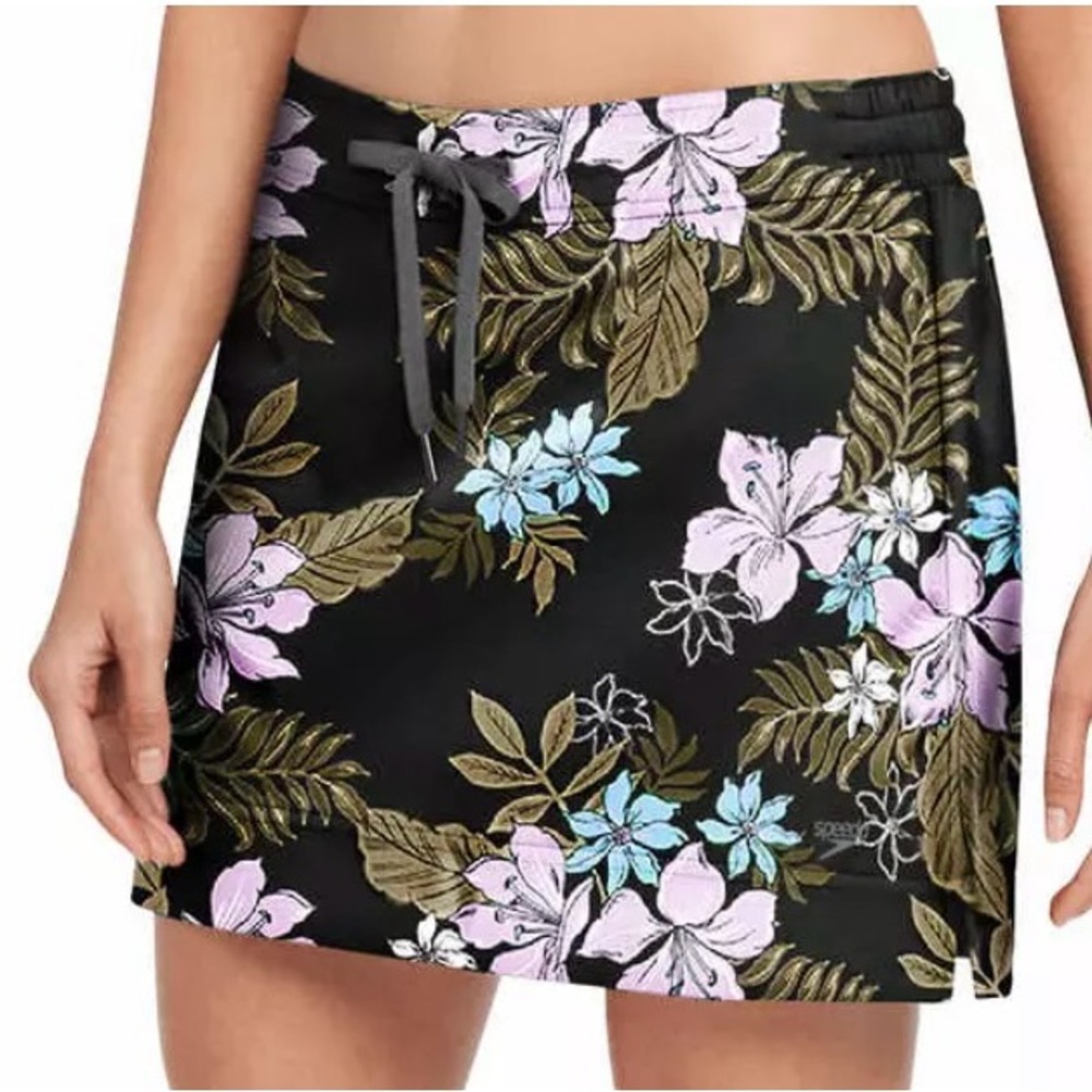 SPEEDO NWT Women’s Swim Skort Black/Navy Multi Color Floral Leaf Print Size S
